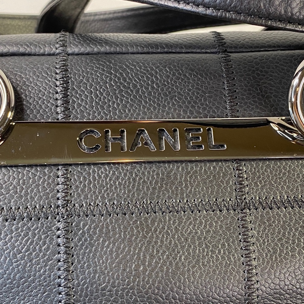 CHANEL Vintage Caviar Square Quilted Bowler Bag - Picture 13 of 17